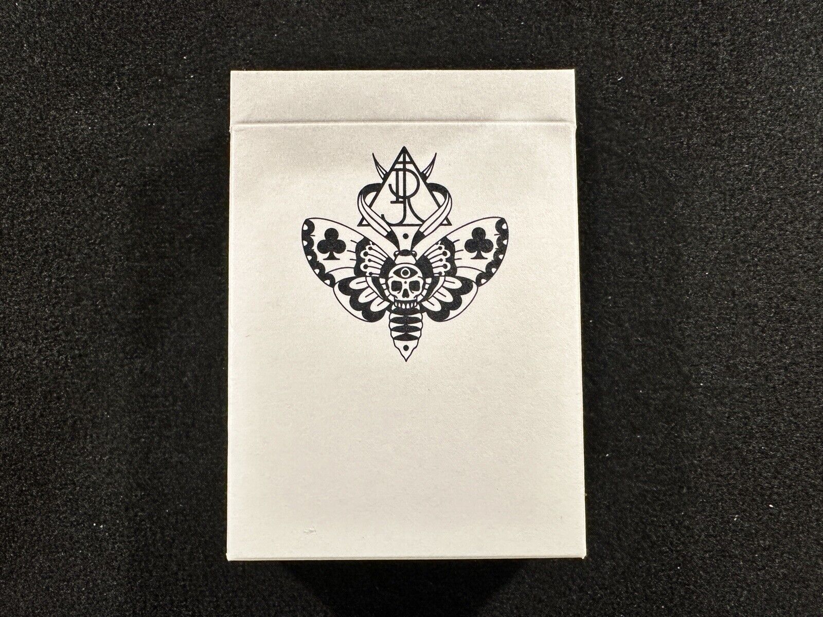 Warrior Playing Cards White Edition / Opened